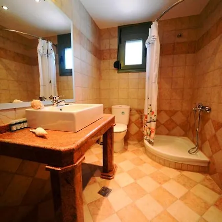 Βίλα Aselinos Sleeps 6 With Pool Air Con And Wifi