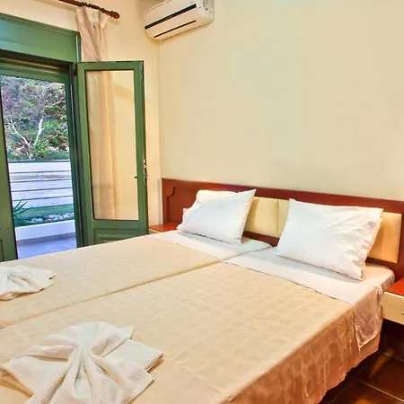Aselinos Sleeps 6 With Pool Air Con And Wifi Villa Troulos