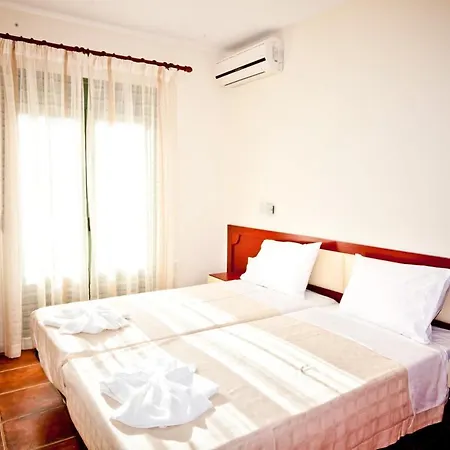 Villa Aselinos Sleeps 6 With Pool Air Con And Wifi
